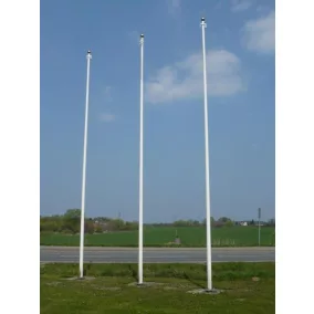   Üvegszálas erősítésű zászlórúd belső kötélvezetéssel és emelőszerkezettel, billenőszerkezettel és forgópánttal. zászlófej súly hossz 9 m