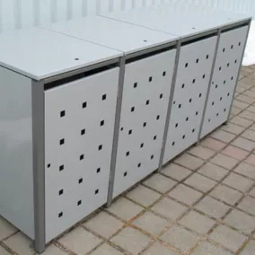   Tűzihorganyzott acéllemezből készült szemeteskuka fedél, széxméxma 680x830x1160 mm, felhajtható tetővel, 1 tonnára, 3/5-ös lyukasztással, db703/ral9006 színben