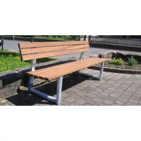   Pad téglalap alakú acélcső lábakkal, tűzihorganyzott, 2 m hosszú, pvc lécekkel (fa mag), padlóra szereléshez előkészítve, fehér