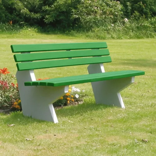 Pad háttámlával, beton lábakkal behelyezéshez vagy beépítéshez, hossza 2 m, pvc lécekkel (fa maggal), fehér