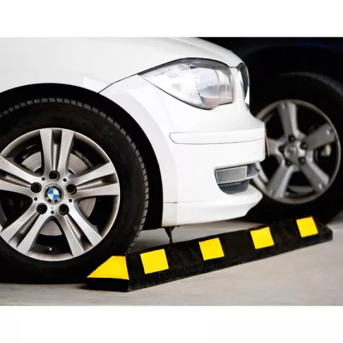 Parkolókorlát, fekete-fehér színben. újrahasznosított gumiból, fényvisszaverő csíkokkal., beleértve a dübelt is hxszxm 1800x150x100 mm