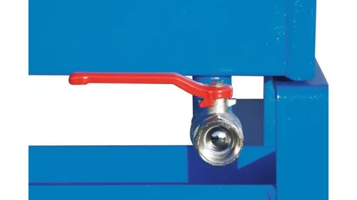 Önbillentős forgácstároló gurulós rendszerrel, térfogata 2,10 m3, hxszxm 1720x1870x1095 mm, ral 3000 pirosra festve