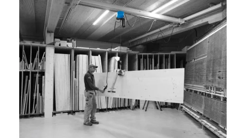 Elektromos láncos emelő, teherbírás 2000 kg, főemelés 4 m/perc, finomemelés 1 m/perc, emelési magasság 3000 mm, szeges felfüggesztés