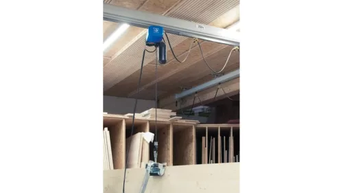 Elektromos láncos emelő, teherbírás 2000 kg, főemelés 4 m/perc, finomemelés 1 m/perc, emelési magasság 3000 mm, szeges felfüggesztés