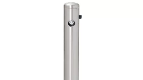 Rozsdamentes acél oszlopok, kerek, 76 mm átmérőjű, összecsukható, háromszög alakú zárral, 925 mm-rel a talajszint felett