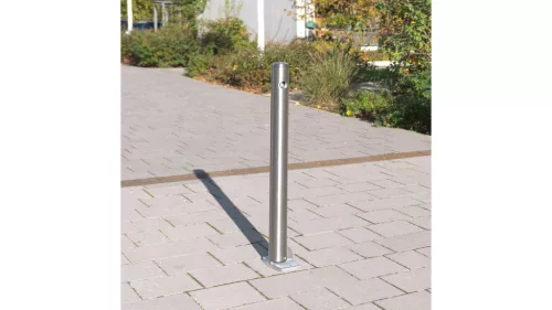 Rozsdamentes acél oszlopok, kerek, 76 mm átmérőjű, összecsukható, háromszög alakú zárral, 925 mm-rel a talajszint felett