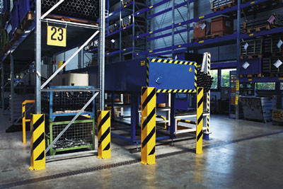 Ütközésvédelem, acél szögvas, sárga/fekete műanyag bevonattal, magasság 1200 mm, vastagság 6 mm, keresztmetszet 160 mm