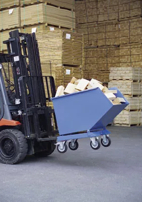 Billenőtároló 2 kormányzott és 2 fix görgővel, targonca zsebekkel, térfogat 0,25 m3, hxszxm 1359x713x780 mm, ral 5007 ragyogó kék, sík ürítőél