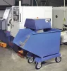 Billenőtároló 2 kormányzott és 2 fix görgővel, targonca zsebekkel, térfogat 0,25 m3, hxszxm 1359x713x780 mm, ral 5007 ragyogó kék, sík ürítőél