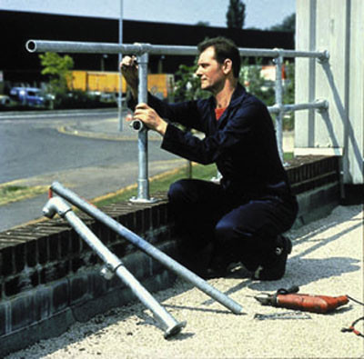 Egyenes csatlakozó 2 csőhöz, b méret, csőátmérő. külső 33,7 mm, 1