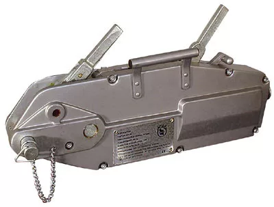 Mozgóemelő, alumínium ház, teherbírás 800 kg, 20 m-es kötelet tartalmaz horoggal