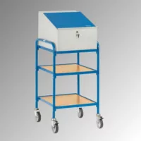 Acéllemezből készült íróasztallal