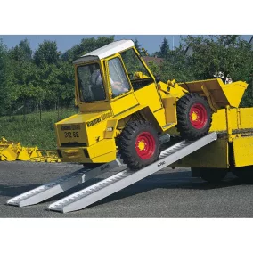   Alumínium rakodósínek, légtömlős járművekhez, védőperem nélkül, teherbírás 2630 kg/pár, hxsz 1620x305 mm, ár páronként