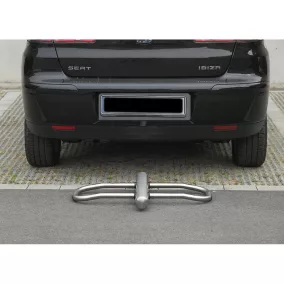   Rozsdamentes acél zárórúd, csavarozható, profilcilinderrel zárható, középső oszlop átmérője. 76 mm, konzol átmérője 32 mm, szélesség x magasság 820x630 mm