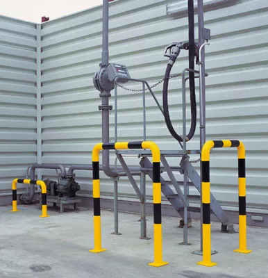 Ütközésvédő rudak beltéri használatra, alapozott és sárga műanyag bevonattal, fekete jelzőcsíkokkal, szélesség x magasság 375x350 mm
