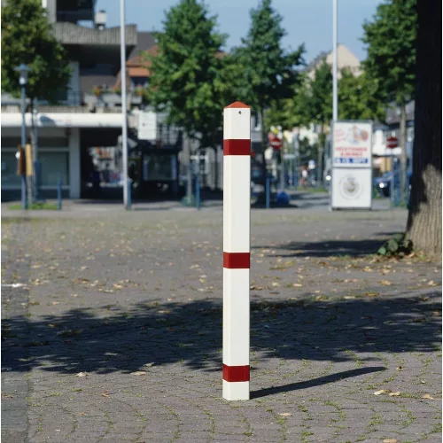 Alumínium terelőoszlopok, négyzet alakú, 70x70 mm, 3 piros gyűrűvel, levehető a talajkonzolról, reteszelés nélkül