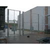 Kétszárnyú nyílókapu, 2 szárnyú, kilincsgarnitúra, rácsbetét 50x200 mm, keret 60x40 mm, oszlopok 80x80 mm, szélesség x magasság 2000x1000 mm, tűzihorganyzott