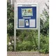 Vitrin, szé x mé x ma 1380x43x1025 mm, din a0 fekvő, alumínium profilok, edzett biztonsági üveg, antracit hátlap, 10 mágnessel + 1 zsebbel