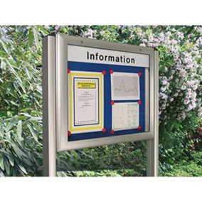   Tájékoztató tábla, széxméxma 540x80x800 mm, din a2 álló, alumínium profilok, edzett biztonsági üveg, antracit hátlap, 10 mágnessel + 1 zsebbel