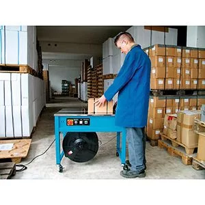 Pet pántológép, félautomata, hxszxm 910x580x770-915 mm, 230v, súly 85 kg