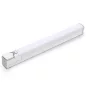   Avide LED Tükörvilágító Lámpa Hálózati Csatlakozó Aljzattal Szögletes Fehér Alu 665mm NW 4000K 15W IP44