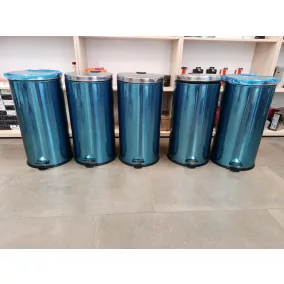   ENYHÉN SÉRÜLT Rozsdamentes acél pedálos szemetes, kivehető műanyag vödörrel, 40L, fényes