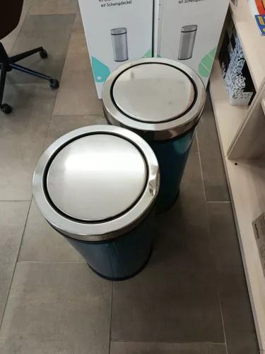 Sérült rozsdamentes Henger billenőfedeles szemetes 45L, fényes