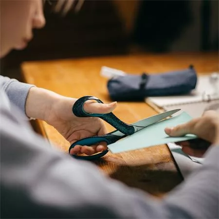 Olló, ifjúsági, 20 cm, balkezes, FISKARS, foltos pávakék