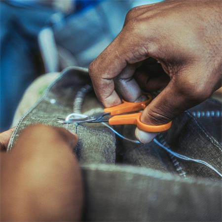 Varróolló, 10 cm, hajlított, FISKARS "Classic", narancssárga