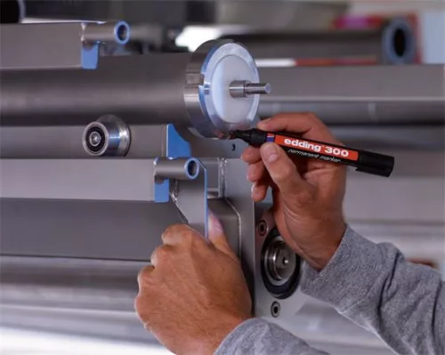 Alkoholos marker, 1,5-3 mm, kúpos, EDDING "300", fekete