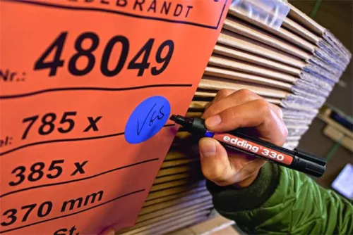 Alkoholos marker, 1-5 mm, vágott, EDDING "330", fekete